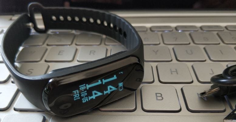 Fit for you – A Life Sense Smart Bracelet Fitness Tracker Review - Qwerty  Articles